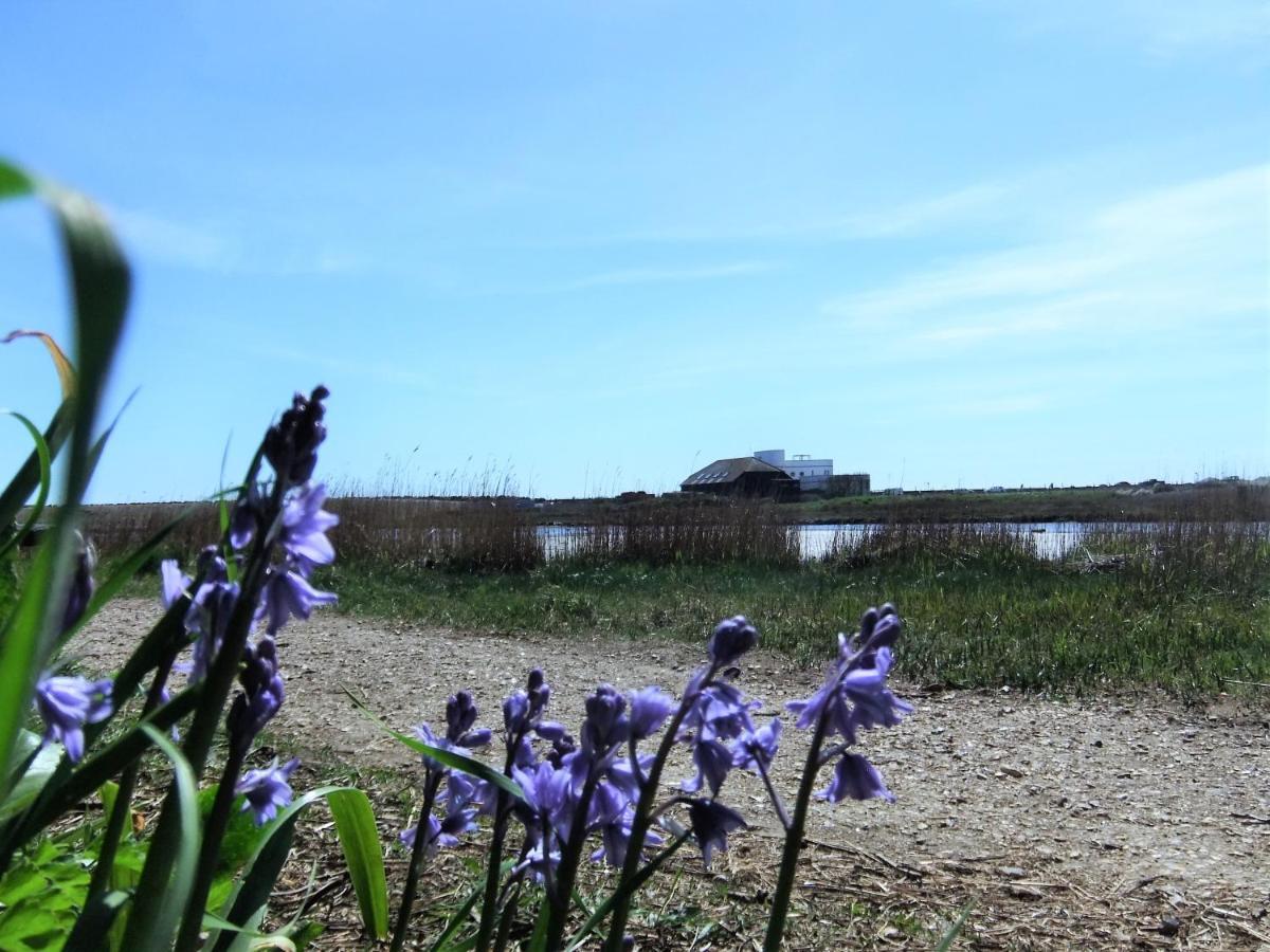 The Hideaway - Luxury Self Catering Coastal Apartment With Private Entrance & Key Box Entry Just A Few Minutes Walk To The Beach, Solent Way Walk, Shops And Many Eateries & Bars - Free Off Road Parking,Full Kitchen, Lounge,Bedroom , Bathroom & Wi-Fi Лимингтон Экстерьер фото
