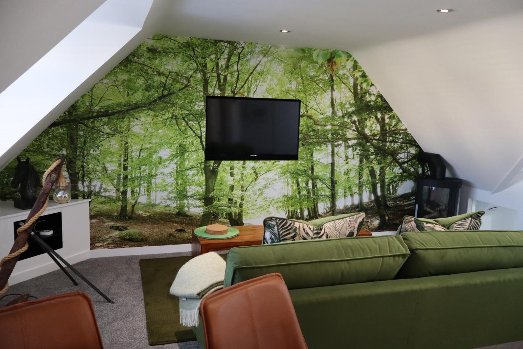 The Hideaway - Luxury Self Catering Coastal Apartment With Private Entrance & Key Box Entry Just A Few Minutes Walk To The Beach, Solent Way Walk, Shops And Many Eateries & Bars - Free Off Road Parking,Full Kitchen, Lounge,Bedroom , Bathroom & Wi-Fi Лимингтон Экстерьер фото